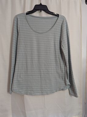 Ann Taylor Light Gray Striped Long Sleeve Scoop Neck Tee
